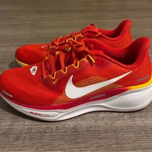 Men’s Size 9.5. NFL x Nike Air Zoom Pegasus 41 Kansas City Chiefs running shoes